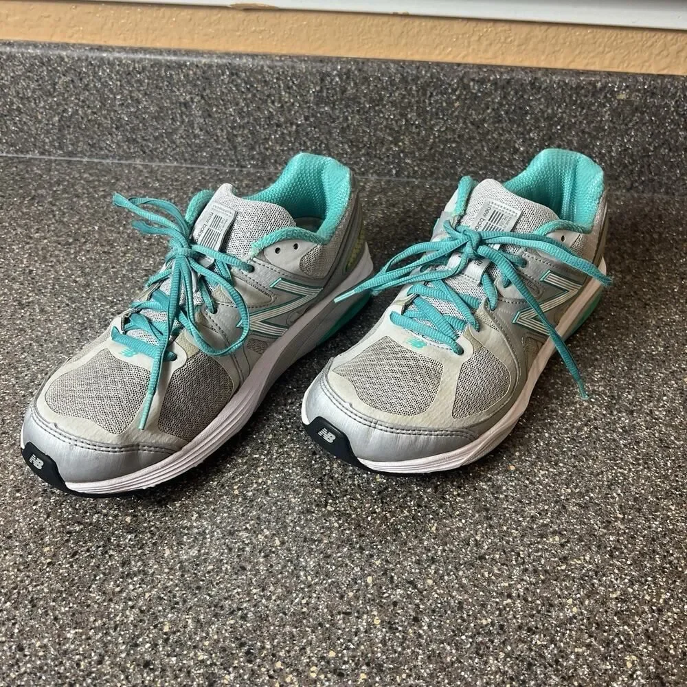 New Balance 1540v2 Trail Running Shoe Gray Green Womens 8 D Wide Lace Up Low USA